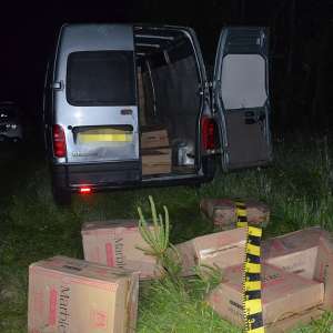 Un cetățean ucrainean cercetat pentru contrabandă  și 39.000 pachete cu țigări confiscate la frontiera de nord