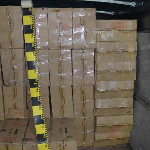 Un cetățean ucrainean cercetat pentru contrabandă  și 39.000 pachete cu țigări confiscate la frontiera de nord
