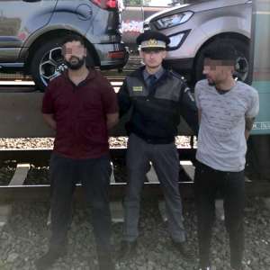 Un sirian si un marocan, ascunşi pe platforma unui tren de marfă, depistaţi la  P.T.F Curtici