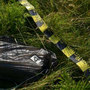 Ţigări de contrabandă transportate cu drona, abandonate în pădure