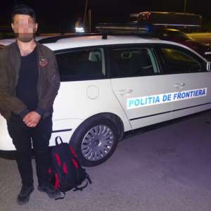Cetăţean turc, ascuns deasupra cabinei unui autocamion, depistat la PTF Calafat