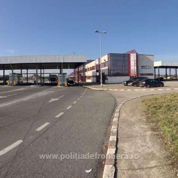 Autoturism căutat de autorităţile din Marea Britanie, depistat la P.T.F. Petea