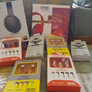 Căști audio nedeclarate, în valoare de peste 230.000 lei,      confiscate în Portul Constanţa Sud Agigea