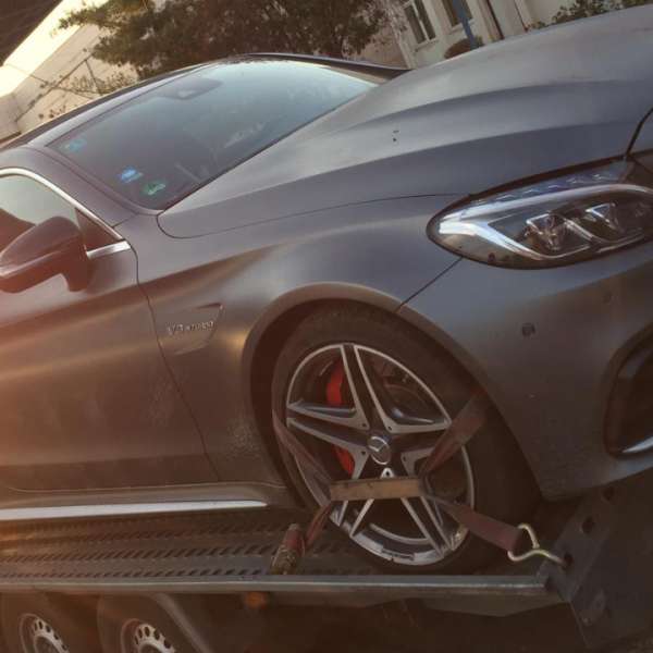 Patru autoturisme căutate de autorităţi, descoperite de poliţiştii de frontieră în ultimele 24 de ore