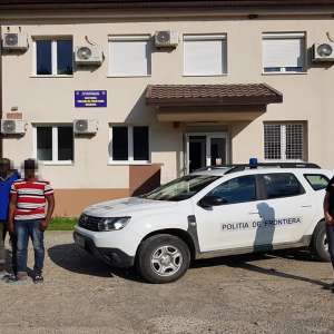 Trei cetățeni  din Gambia, opriți la frontiera de nord a țării