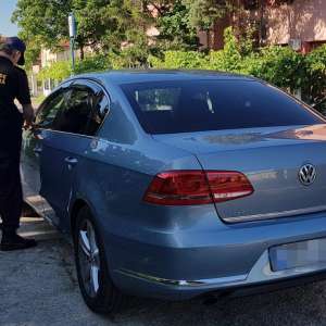 Trei autoturisme căutate de autorităţile din Franța și Italia, confiscate de poliţiştii de frontieră