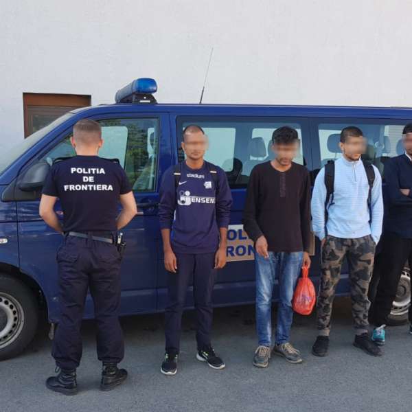 Cinci cetățeni din India și Pakistan, opriţi la frontiera cu Ungaria