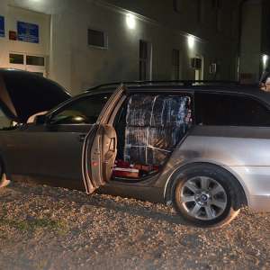 Țigări descoperite la frontiera verde și în mai multe autoturisme precum și recipiente cu freon fără documente legale