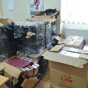 Țigări descoperite la frontiera verde și în mai multe autoturisme precum și recipiente cu freon fără documente legale