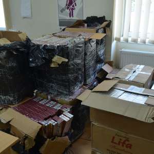 Țigări descoperite la frontiera verde și în mai multe autoturisme precum și recipiente cu freon fără documente legale