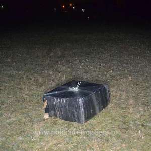 Țigări de contrabandă transportate cu un aparat de zbor de mici dimensiuni