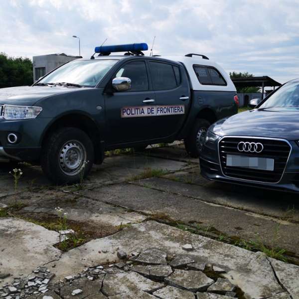 Autoturism căutat de autorităţile din Marea Britanie, depistat la P.T.F. Petea