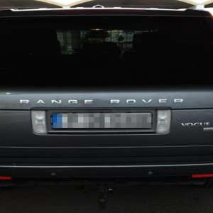 Două autoturisme marca TESLA şi unul marca Land Rover, în valoare totală de 178.000 euro, indisponibilizate la sediul I.P.T.F. Giurgiu