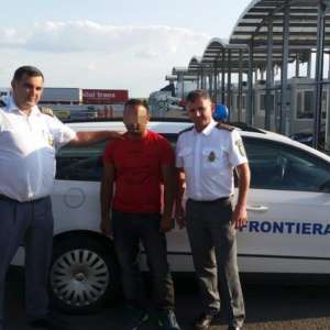 Cetăţean pakistanez cu document fals, depistat la Nădlac II