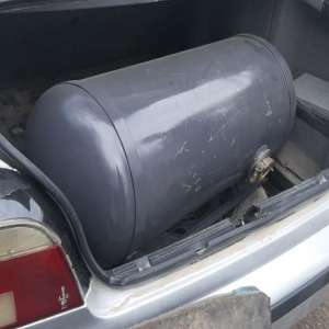 Ţigări de contrabandă, ascunse în butelia GPL a unui autoturism