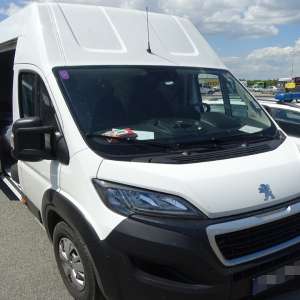 Nouă irakieni ascunși într-un microbuz, printre echipamente pentru scufundări, depistaţi la P.T.F. Calafat