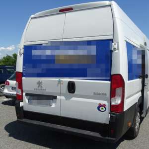 Nouă irakieni ascunși într-un microbuz, printre echipamente pentru scufundări, depistaţi la P.T.F. Calafat