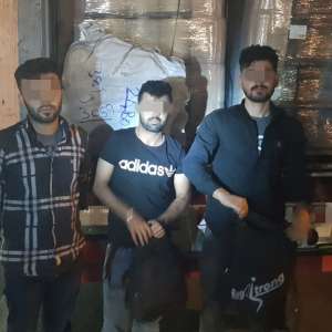 Trei irakieni, ascunși printre baloți de ață, depistaţi la P.T.F. Giurgiu
