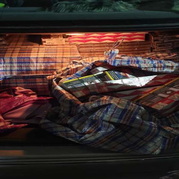 Peste 4.500 de pachete cu ţigări descoperite de polițiștii de frontieră giurgiuveni