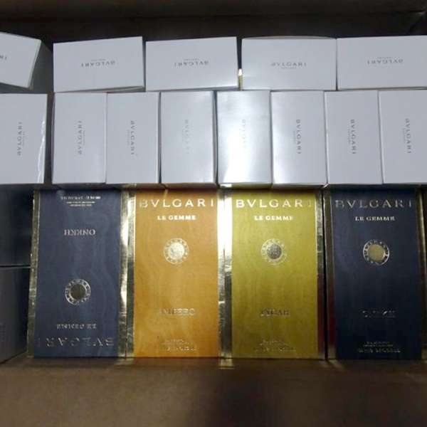 Parfumuri în valoare de peste 242.000 lei, susceptibile a fi contrafăcute, confiscate de polițiștii de frontieră din cadrul P.T.F. Calafat