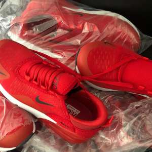 Bunuri în valoare de aproximativ  650.000 lei, susceptibile a fi contrafăcute, confiscate de polițiștii de frontieră din P.T.F. Giurgiu