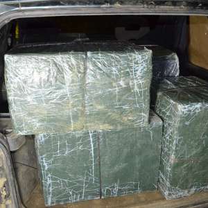 Peste 24.000 pachete cu țigări, confiscate la frontiera de nord