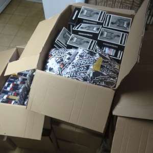 Bunuri în valoare de peste 300. 000 lei, susceptibile a fi contrafăcute, confiscate de polițiștii de frontieră din P.T.F. Giurgiu şi P.T.F. Calafat