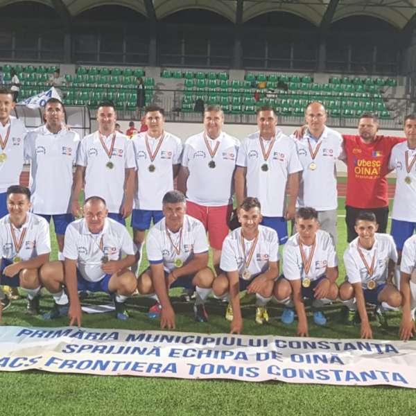 Echipa de oină Frontiera Tomis Constanţa, aur la Cupa României şi argint la Campionatul Naţional de oină pe plajă