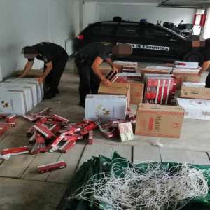 Peste 20.000 pachete cu țigări de contrabandă, confiscate la frontiera de nord