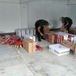 Peste 20.000 pachete cu țigări de contrabandă, confiscate la frontiera de nord