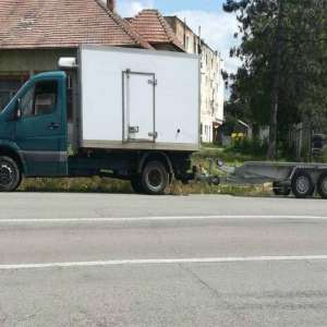 La volanul unui ansamblu rutier, fără drept