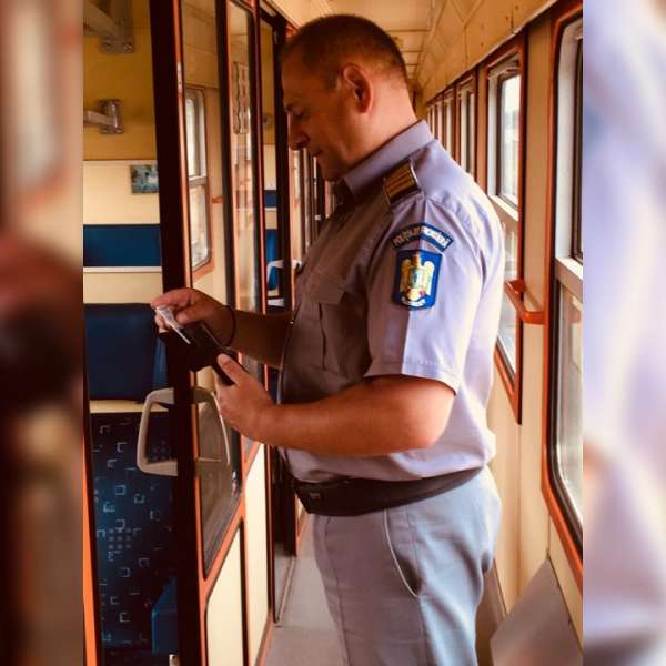Doi bărbaţi căutaţi de autorităţi, depistaţi la PTF Episcopia și Nădlac I