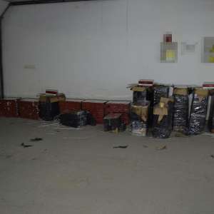 Peste 23.000 pachete țigări, confiscate de poliţiştii de frontieră