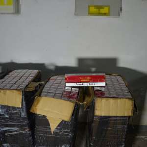 Peste 23.000 pachete țigări, confiscate de poliţiştii de frontieră