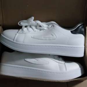 Bunuri în valoare de 206.400 lei, susceptibile a fi contrafăcute, descoperite la P.T.F. Turnu Măgurele