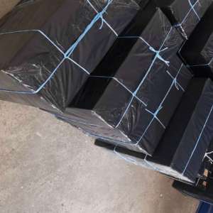 Ţigări de contrabandă, ascunse printre obiecte de mobilier