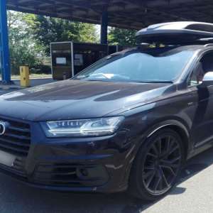 Autoturism, în valoare de 400.000 de lei, semnalat furat din Marea Britanie, depistat la controlul de frontieră