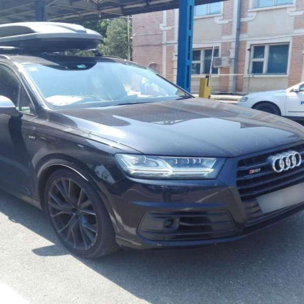 Autoturism, în valoare de 400.000 de lei, semnalat furat din Marea Britanie, depistat la controlul de frontieră