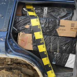Peste 19.000 pachete cu țigări, confiscate la frontiera de nord