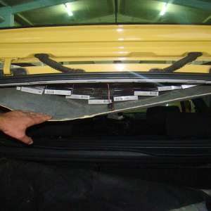 Peste 19.000 pachete cu țigări, confiscate la frontiera de nord