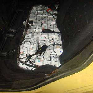 Peste 19.000 pachete cu țigări, confiscate la frontiera de nord