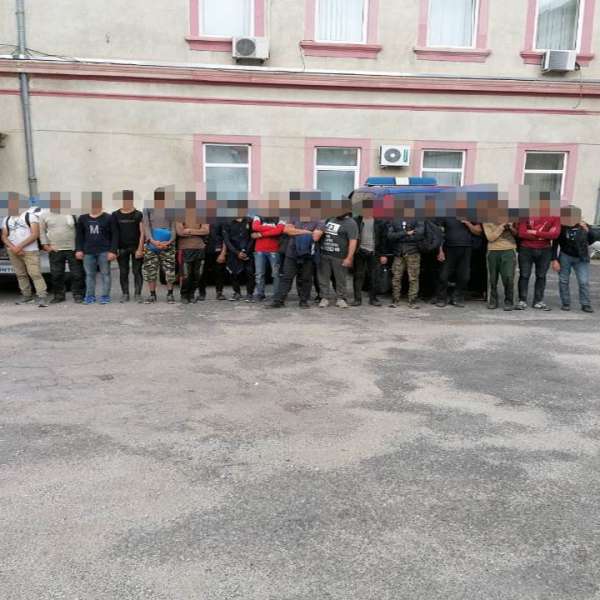 Două călăuze și 28 de afgani, reținuți la frontieră