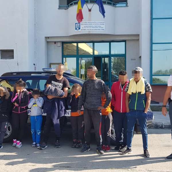Zece cetăţeni din Algeria și Palestina, depistați la graniţa cu Ungaria