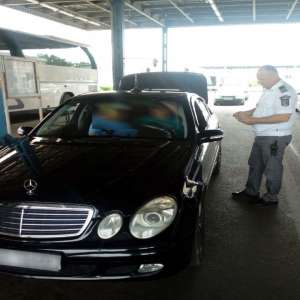 Permis de conducere fals descoperit de polițiștii de frontieră vasluieni