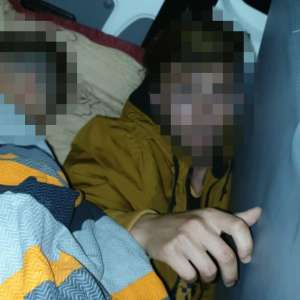 Minor ascuns de tată între banchetele din spate ale unui microbuz, depistat în P.T.F Nădlac II