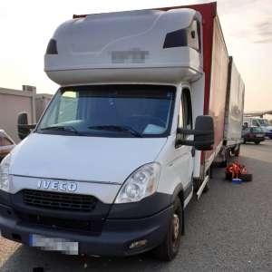 Autoutilitară căutată de autorităţile din România,  depistată de poliţiştii de frontieră în P.T.F. Nădlac II