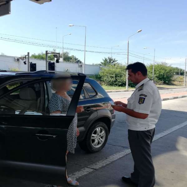 Autoturism cu ITP fals, depistat de poliţiştii de frontieră