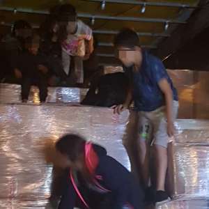 Zece cetăţeni irakieni, depistați la P.T.F. Nădlac II ascunşi într-o semiremorcă