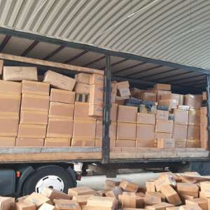 Aproximativ 40.000 de flacoane cu parfum, susceptibile a fi contrafăcute, confiscate de polițiștii de frontieră giurgiuveni