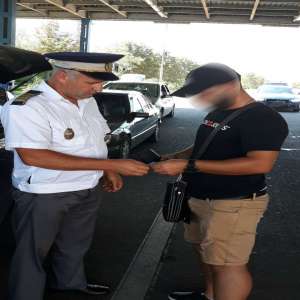 Carte de identitate românească falsă, depistată la Albiţa